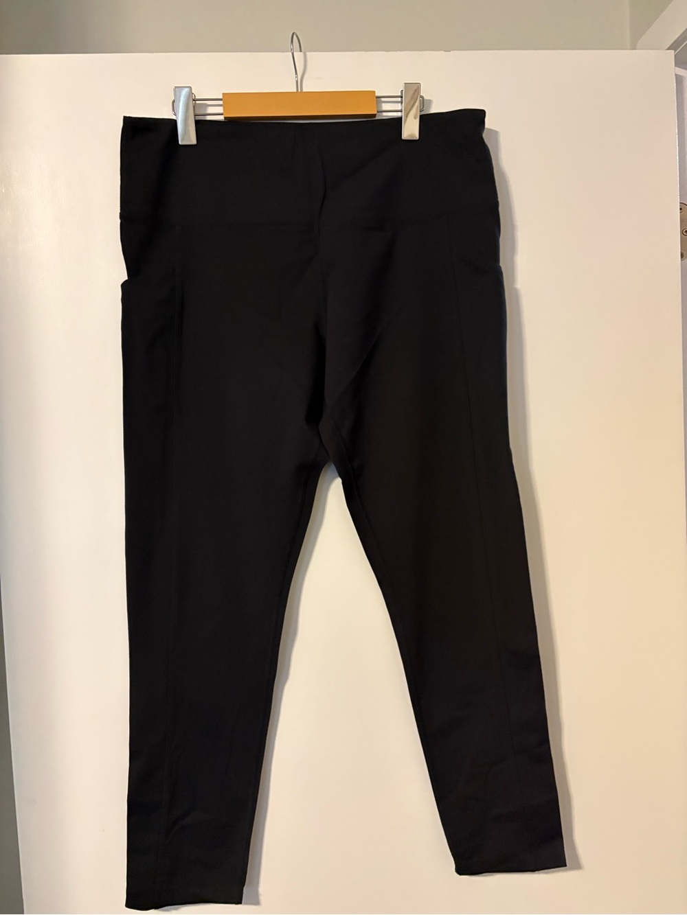 NWOT Tuff Athletics Black Stretch Ponte Leggings